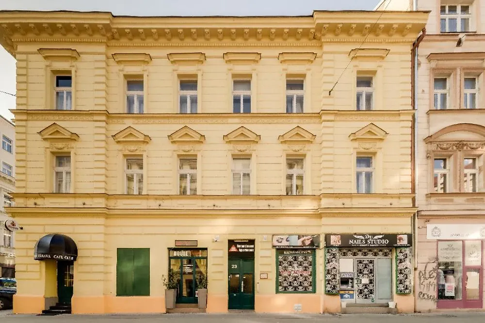 Apartment Amandment Praga 3*,